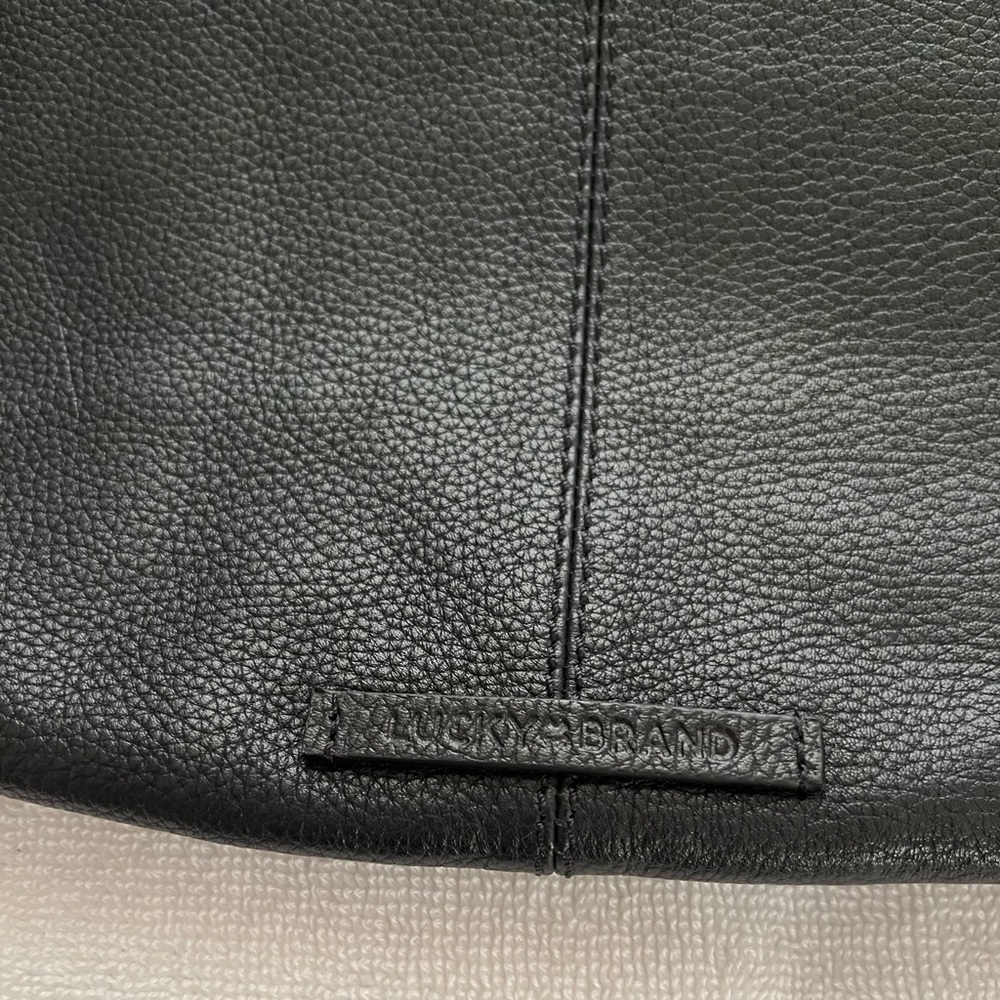 Lucky Brand Black Leather Sling/Crossbody Bag - Picture 3 of 9